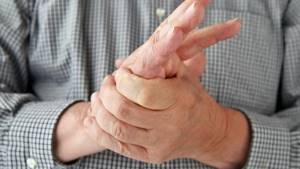 Болит средний палец на правой руке: сустав, косточка