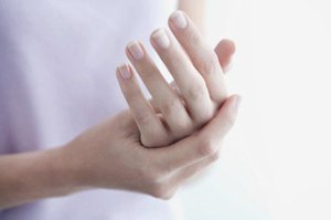 Немеет левая рука от локтя до пальцев: причины, лечение