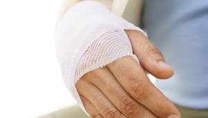 Болят кисти рук: причины, ноющая боль, лечение, что делать