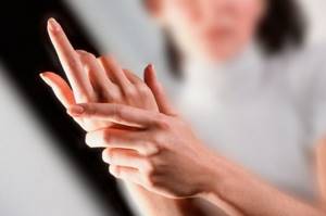 Немеет правая рука от локтя: до пальцев, причины, лечение