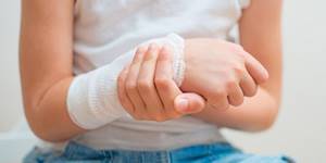 Растяжение мышц руки: лечение, что делать, симптомы, как лечить если потянул