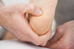 Почему немеют пятки на ногах: причины и лечение, как лечить