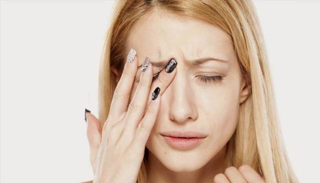 Почему болит голова в лобной части и давит на глаза: головная боль