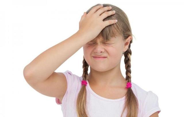 У ребенка болит голова в лобной части без температуры: причины