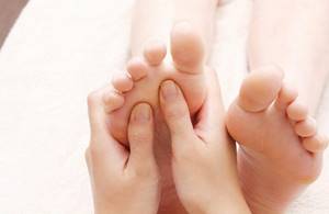 Боль в пальцах ног при ходьбе: причины, лечение, почему болят