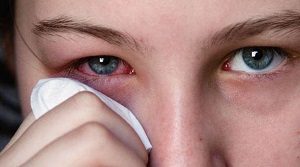 Болит правый глаз: внутри, резко заболел, причины
