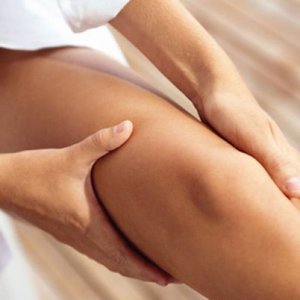 Немеет нога от бедра до колена: причины, лечение