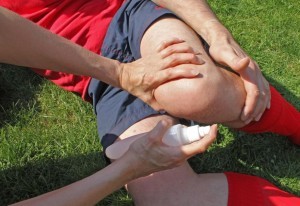 Боль в коленном суставе: причины, мази, лечение