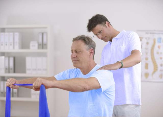Упражнения после перелома плечевой кости: реабилитация, лечебная гимнастика