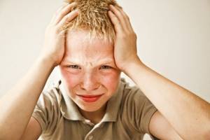 Болит шея сзади: почему, основные причины, у ребенка, что делать