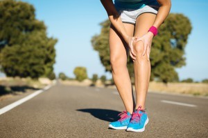 Болят колени после бега: велосипеда, родов, тренировки