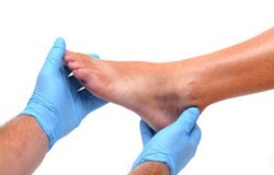 Гематома на ноге после ушиба: лечение, мазь, гель