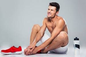 Боль и припухлость в голеностопном суставе: причины, что делать
