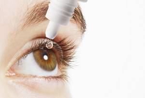 Повреждение роговицы глаза: лечение, последствия, отслоение
