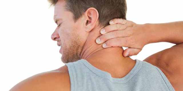 Боль в шее при повороте головы: что делать, как лечить